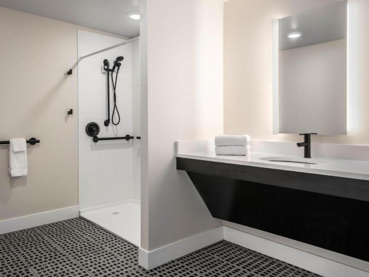 Holiday Inn Express St. Louis Central West End By Ihg Exterior foto